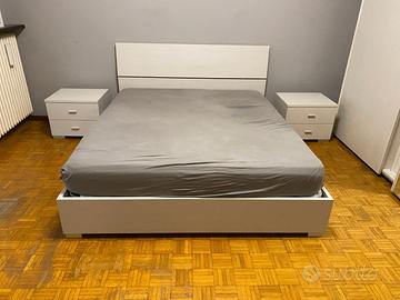 Camera completa con letto contenitore e materasso