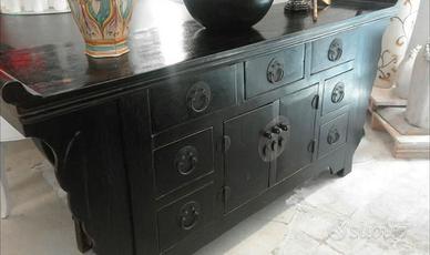 Credenza orientale nera in legno massello