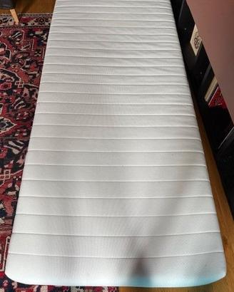 Materasso singolo IKEA malfors con rete a doghe