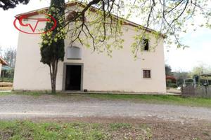 Villa di 250 m² con più di 5 locali a Bucine