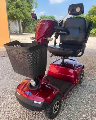 Scooter elettrico per anziani e disabili