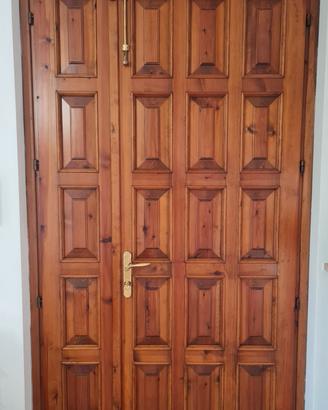 Stock Portoncino e infissi in legno (doppio vetro)