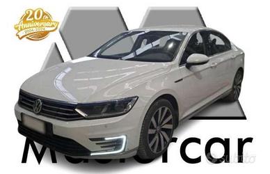 VOLKSWAGEN Passat Passat VIII 2015 Berlina 1.4 p