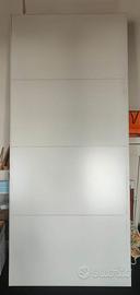 Anta scorrevole guardaroba IKEA Pax colore bianco.