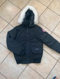 Giacca Canada goose nera con pelliccia bianca