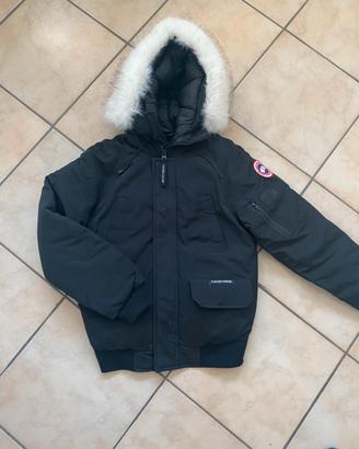 Giacca Canada goose nera con pelliccia bianca