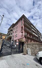 Ampio deposito carrabile in via Principe Ruffo - C