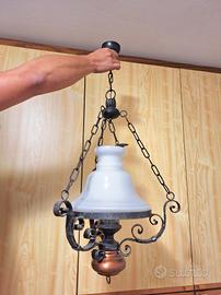 Lampadario ferro battuto / vetro opalino