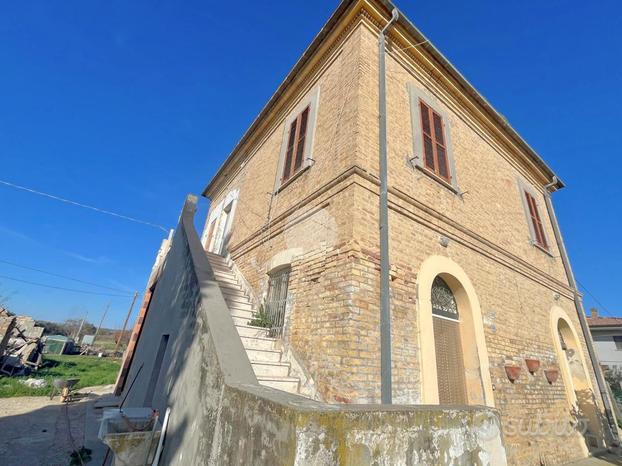 RUSTICO A ROSETO DEGLI ABRUZZI