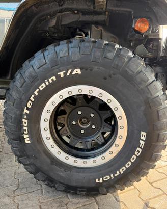 BF Goodrich KM2 37x12.5 r 17