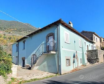 CASA SEMINDIPENDENTE A SERRONE