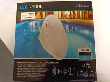 Lampada LED colore bianco per piscina