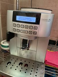 Macchina caffè delonghi magnifica s