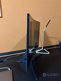 Monitor curvo Samsung.