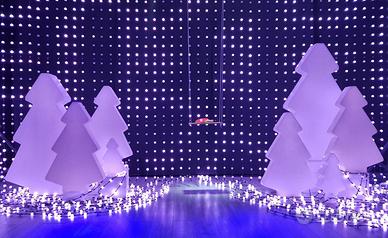 ALBERI NATALIZI PVC  ILLUMINATI