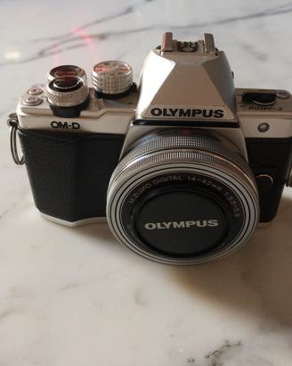 Olympus om-d em10 Mark II + 14-42
