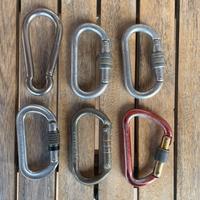 Moschettoni a ghiera e senza