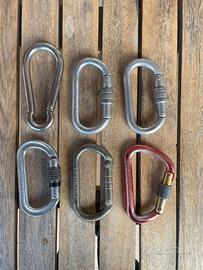 Moschettoni a ghiera e senza