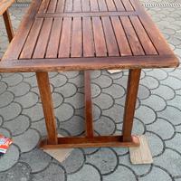 Tavoli e sedie in teak