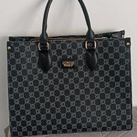 borsa a mano Coveri. rigida.  mai indossata 