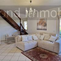 Quadrilocale con mansarda e garage a Mascali