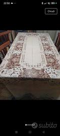 tovaglia in ricamo di Burano 