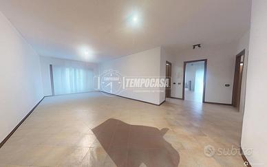 TRILOCALE CON GIARDINO IN CENTRO