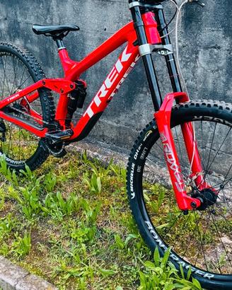 Trek Session 9.9 Carbon 2022