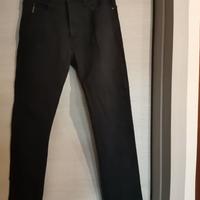 Pantaloni di Armani  della collezione 1891-2011