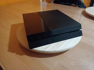 PS4 nera in buono stato 500 GB compresa di tutto