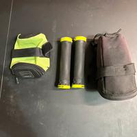 Accessori vari mtb (manopole Cube)