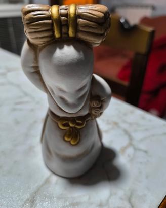 pastorella con fascina presepe Giubileo Thun 