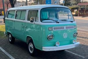 Splendido Volksvagen T2 Bully pari al nuovo!