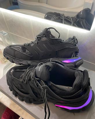 Balenciaga Truck Led .