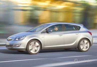 Opel Astra IV 2010 5p 1.7 cdti Cosmo 125cv