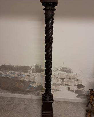 colonna in legno in torchon 