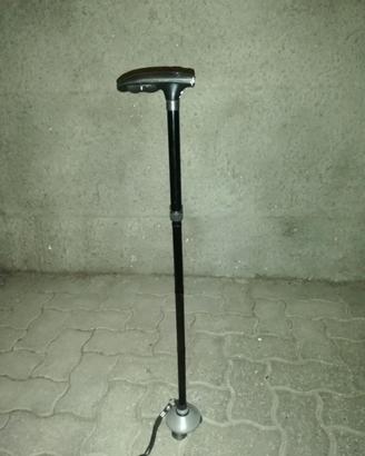 bastone pieghevole con luce 