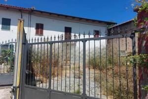 Immobile in asta di 68 m² con più di 5 locali a Al