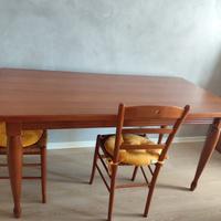 Tavolo legno e sedie