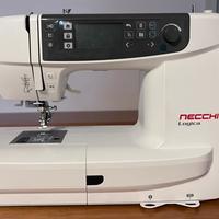 Macchina da cucire/ricamatrice Necchi Logica
