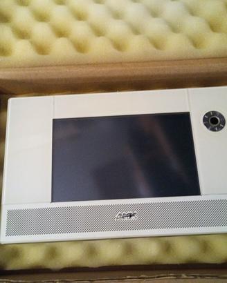 AMX touchscreen ed accessori 
