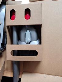 stazione ricarica a muro Dyson + spazzoline