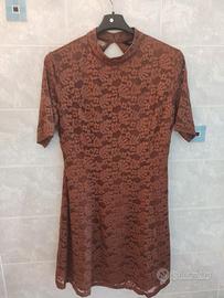 vestito in pizzo color ruggine