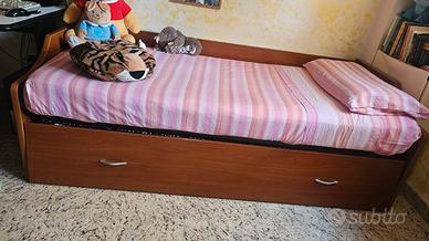 Letto con letto estraibile 