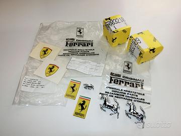 Ferrari / emblema cofano / cavallino grande