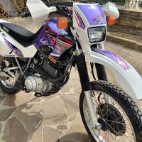 YAMAHA XT 600