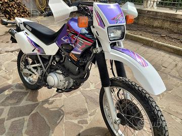 YAMAHA XT 600