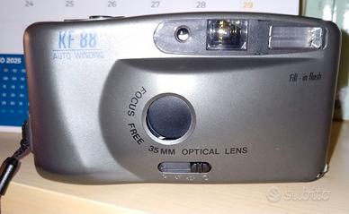 Macchina fotografica a rullino