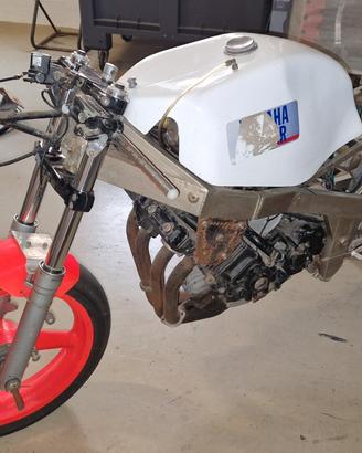 GEMINIANI SPECIAL Yamaha FZ 750 motore corsa