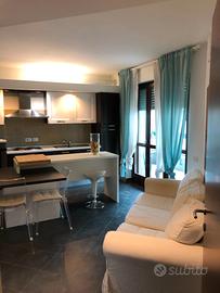 Trilocale intero 2 camere libere 2 bagni e balcone